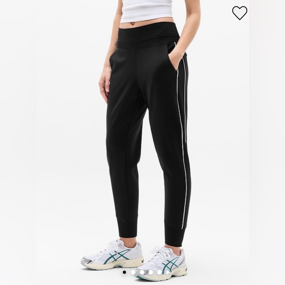 Athleta Plum Venice Joggers with White Accent

Worn twice - like new condition